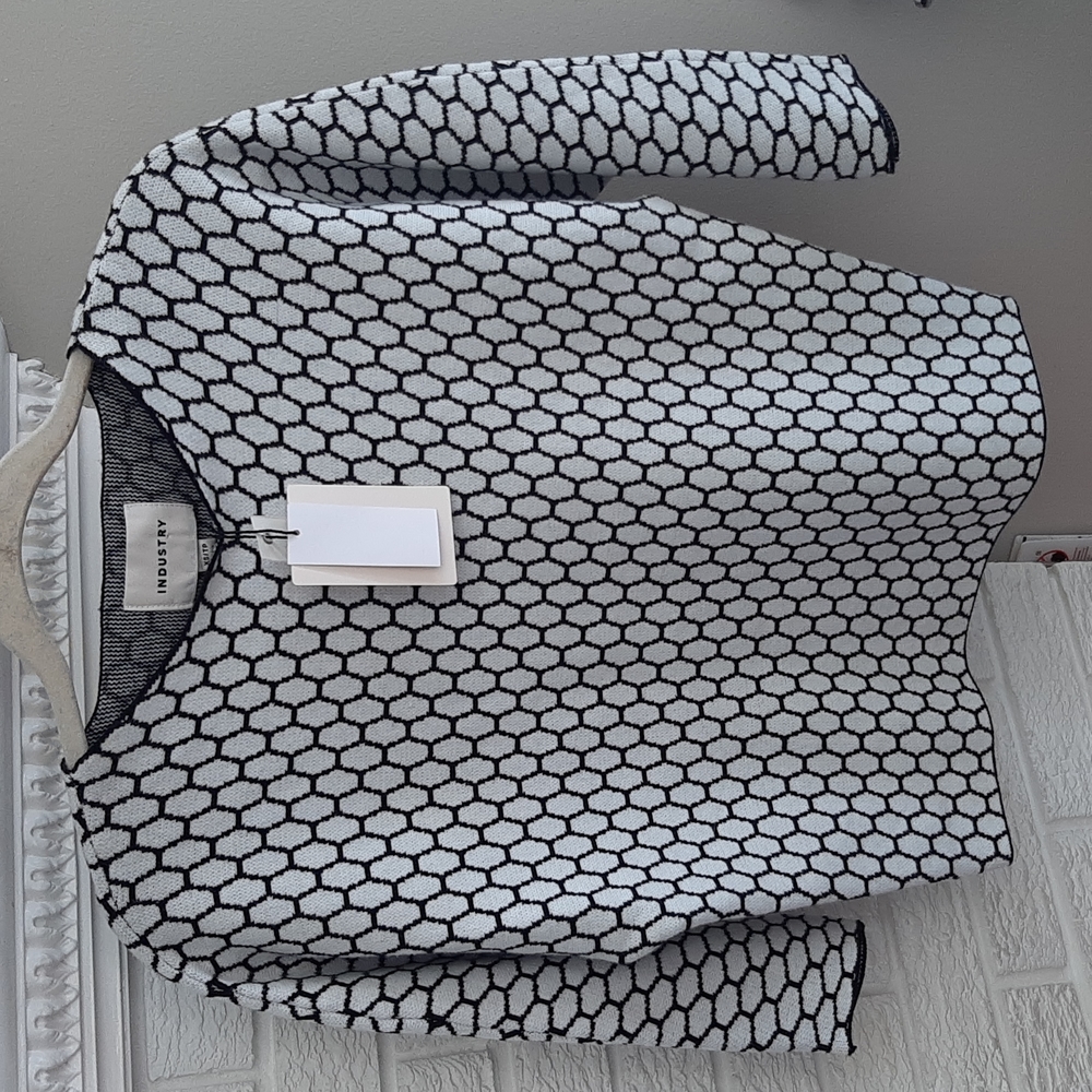 NWT Industry Republic Clothing White/Black Honeycomb sweater Size XS 1960 Retro
